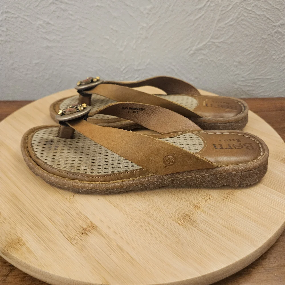 Born Basics Womens Slip On‎ Flip Flops Brown Leather Rhinestones Comfort Size 6